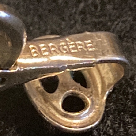 Vintage Bergere Gold and Rhinestone Clip on Earrings. - Picture 7 of 7